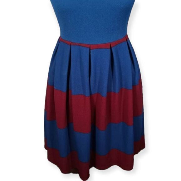 LULAROE NAVY & BURGUNDY FIT & FLAIR DRESS SZ.XS EUC - Picture 3 of 7